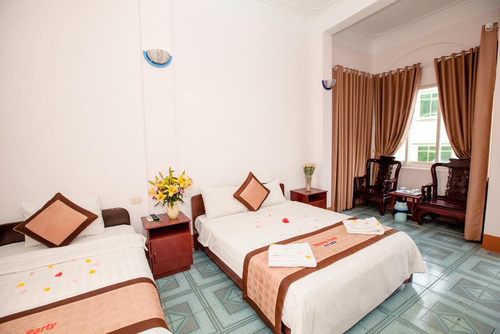 Halong Party Hostel Халонг Экстерьер фото